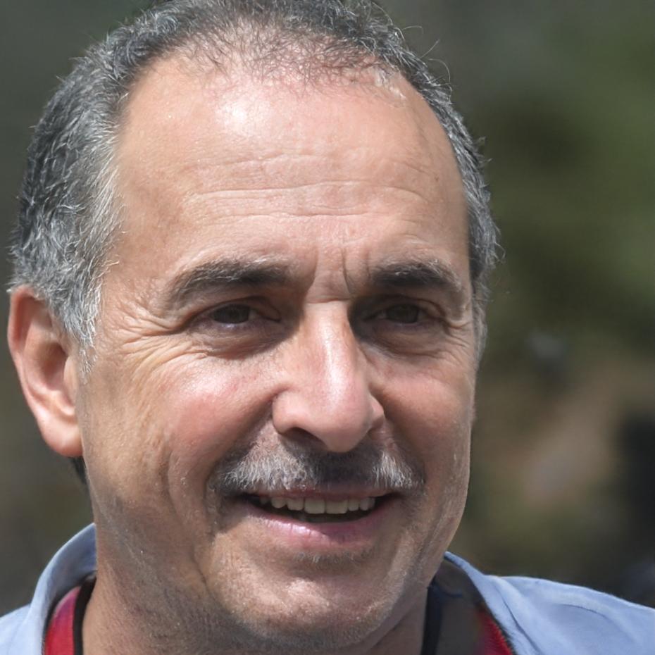 Portrait de Maxence Dubreuil, conseiller financier indépendant